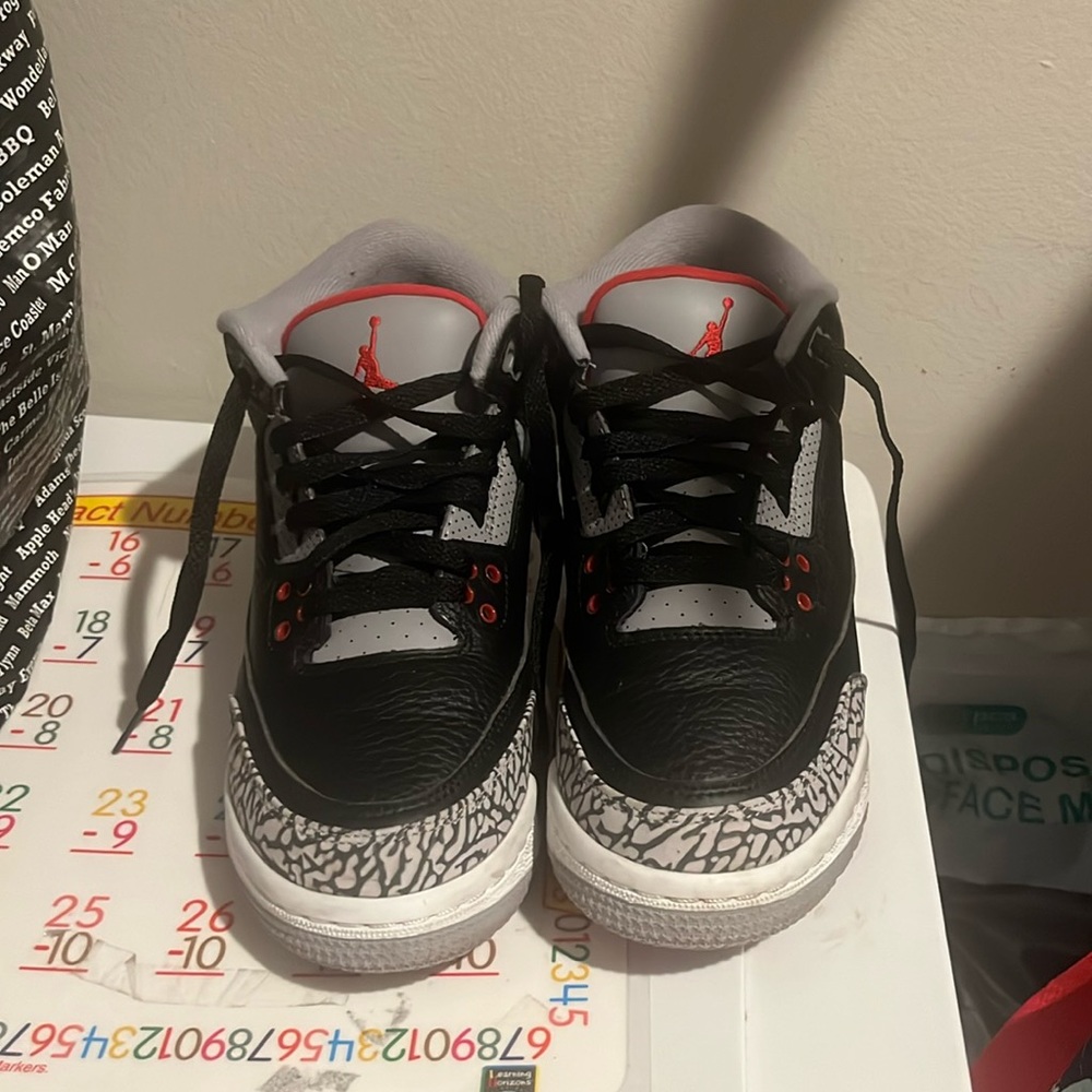 Jordan 3 slightly used